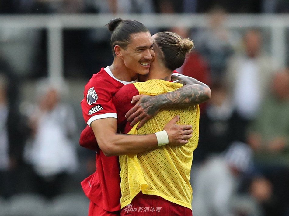 持竞争力的 持竞争力的